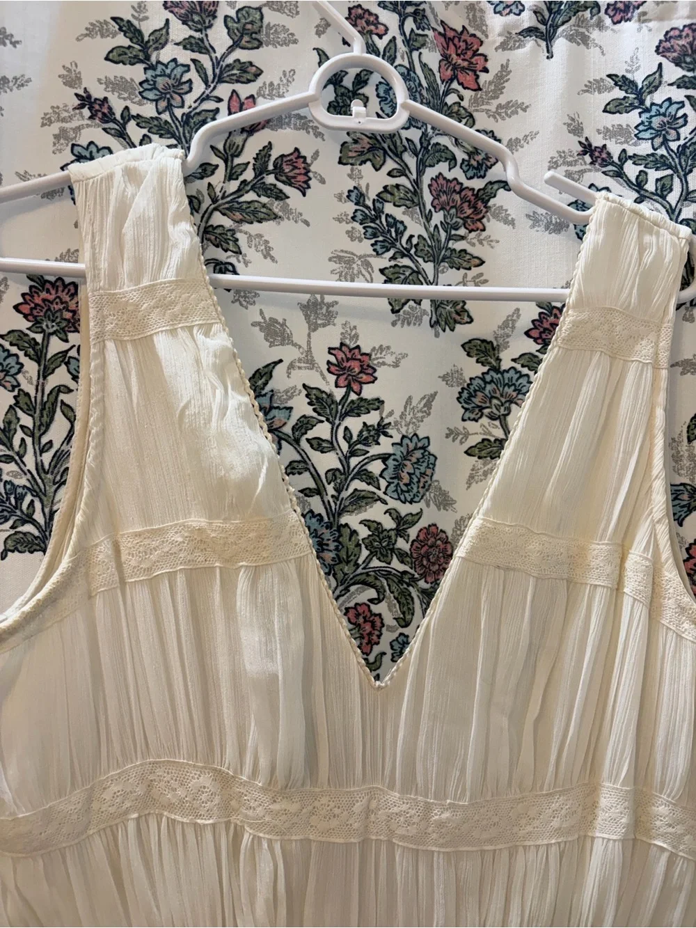 Abercrombie & Fitch Ivory Tiered Maxi Dress V-Neck Sleeveless